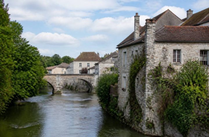 Moret-sur-Loing travel guide: best things to do, stay and shop