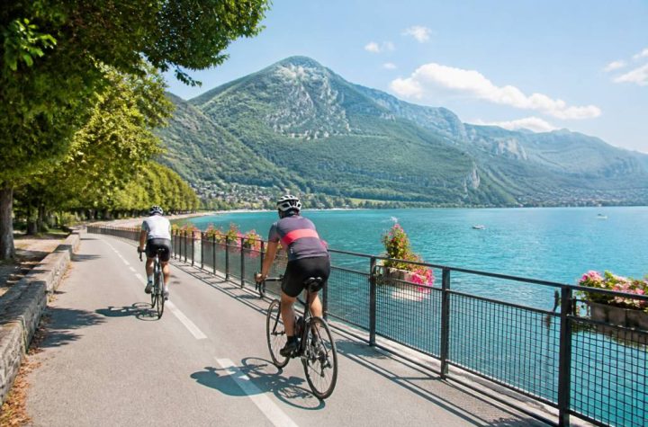 Cycling around Lake Annecy: the ultimate guide to scenic routes and bike hire