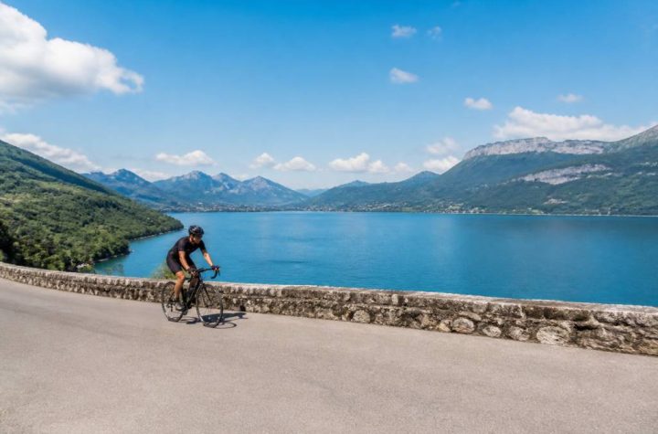 Cycle around Lake Annecy: the ultimate guide to a scenic cycling adventure
